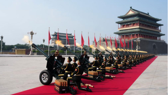 铭记历史 砥砺前行——中耐工程科技有限公司组织全体员工观看抗战胜利日阅兵仪式直播